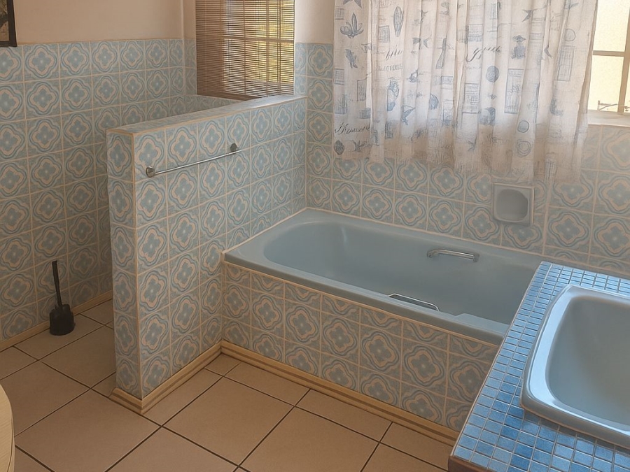 12 Bedroom Property for Sale in Universitas Free State